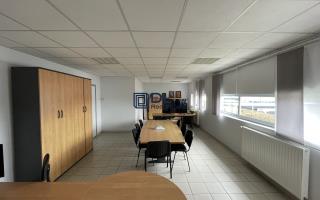 Entrepôt à vendre à Houdan - 827 m²