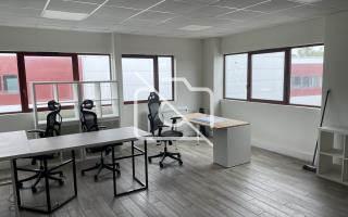 Entrepôt à louer à Le Pin - 365 m²