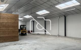 Entrepôt à louer à Le Pin - 925 m²