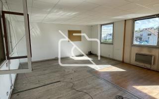 Entrepôt à vendre à Plaisir - 1 664 m²