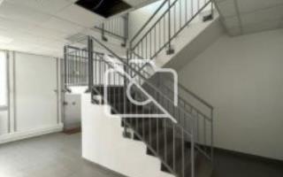 Entrepôt à louer à Coignières - 496 m²