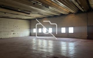 Entrepôt à vendre à Savigny-le-Temple - 4 261 m²