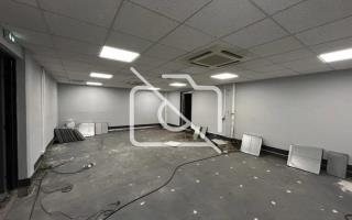Entrepôt à louer à Les Ulis - 325 m²