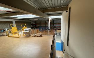 Entrepôt à vendre à Trappes - 785 m²