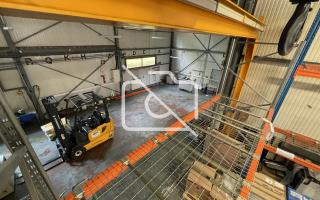 Entrepôt à vendre à Voisins-le-Bretonneux - 1 850 m²