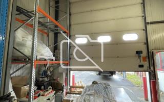 Entrepôt à vendre à Voisins-le-Bretonneux - 1 850 m²