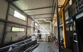 Entrepôt à vendre à Voisins-le-Bretonneux - 1 850 m²