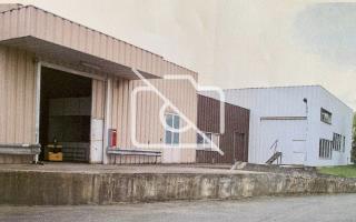 Entrepôt à vendre à Montigny-le-Bretonneux - 2 500 m²