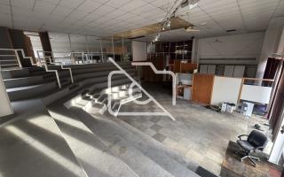 Entrepôt à vendre à Montigny-le-Bretonneux - 2 500 m²