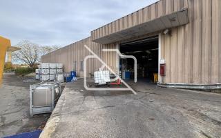 Entrepôt à vendre à Montigny-le-Bretonneux - 2 500 m²