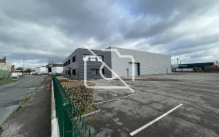 Entrepôt à vendre à Sainte-Geneviève-des-Bois - 1 900 m²