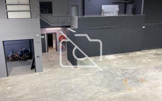 Entrepôt à vendre à Sainte-Geneviève-des-Bois - 1 900 m²