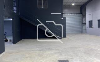 Entrepôt à vendre à Sainte-Geneviève-des-Bois - 1 900 m²