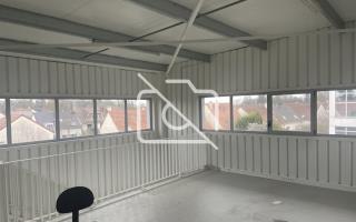 Entrepôt à louer à Clayes-sous-Bois - 370 m²