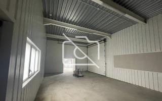 Entrepôt à louer à Clayes-sous-Bois - 370 m²