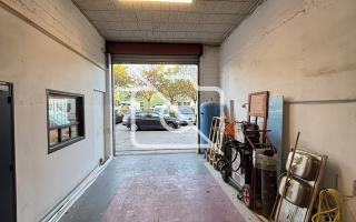 Entrepôt à louer à Élancourt - 287 m²
