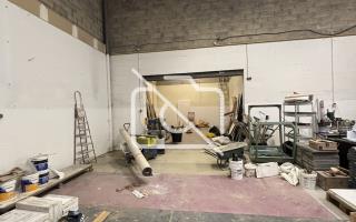 Entrepôt à louer à Élancourt - 287 m²