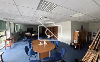 Entrepôt à louer à Magny-les-Hameaux - 1 248 m²