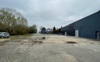 Entrepôt à louer à Bazainville - 1 000 m²