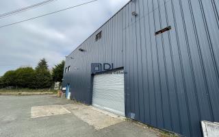 Entrepôt à louer à Bazainville - 1 000 m²