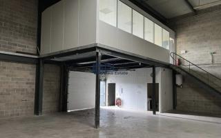 Entrepôt à vendre à Le Perray-en-Yvelines - 195 m²