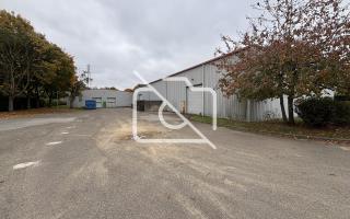 Entrepôt à louer à Trappes - 3 120 m²