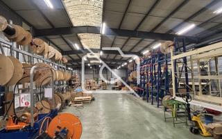 Entrepôt à louer à Trappes - 3 120 m²