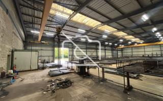 Entrepôt à louer à Trappes - 3 120 m²