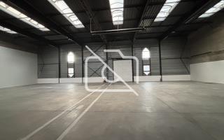 Entrepôt à louer à Élancourt - 764 m²