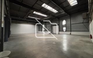 Entrepôt à louer à Élancourt - 764 m²