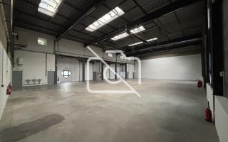 Entrepôt à louer à Élancourt - 764 m²
