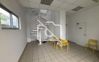 Entrepôt à louer à Bois-d Arcy - 341 m²