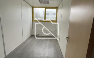 Entrepôt à louer à Buc - 592 m²