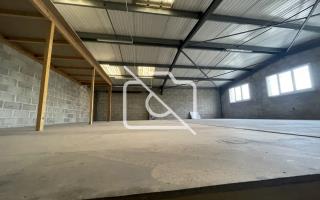 Entrepôt à louer à Stains - 180 m²
