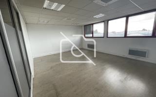 Entrepôt à louer à Blanc-Mesnil - 1 656 m²