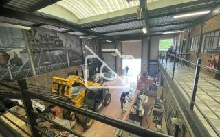 Entrepôt à louer à Saint-Pierre-du-Perray - 600 m²