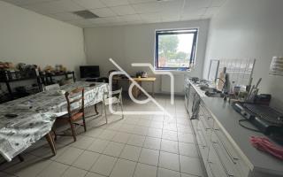 Entrepôt à louer à Saint-Pierre-du-Perray - 600 m²