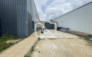 Entrepôt à louer à Saint-Pierre-du-Perray - 600 m²