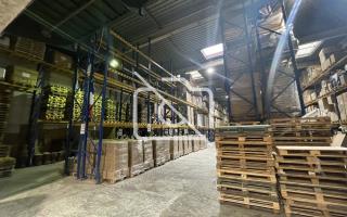 Entrepôt à vendre à Champigny-sur-Marne - 1 379 m²