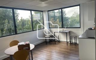 Entrepôt à louer à Montévrain - 1 318 m²