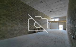 Entrepôt à louer à Cesson - 220 m²