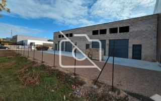 Entrepôt à louer à Cesson - 220 m²