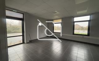 Entrepôt à louer à Coignières - 1 304 m²