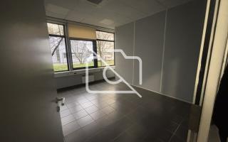 Entrepôt à louer à Coignières - 1 304 m²