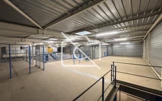 Entrepôt à louer à Coignières - 1 304 m²