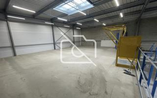 Entrepôt à louer à Les Ulis - 710 m²