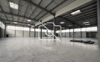 Entrepôt à vendre à Méré - 2 050 m²