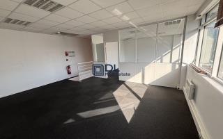 Entrepôt à louer à Bois-d Arcy - 360 m²