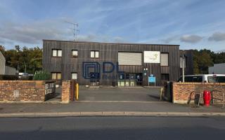 Entrepôt à vendre à Ozoir-la-Ferrière - 1 397 m²