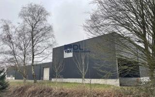 Entrepôt à vendre à Chapelle-d Armentières - 2 975 m²